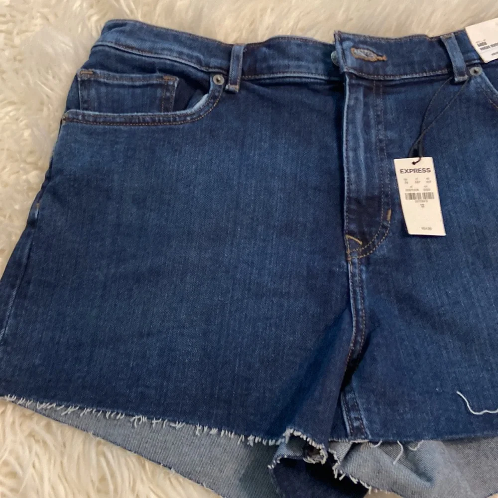 EXPRESS MIDI High Rise Jeans shorts size 12 brand new with tags - Picture 11 of 12